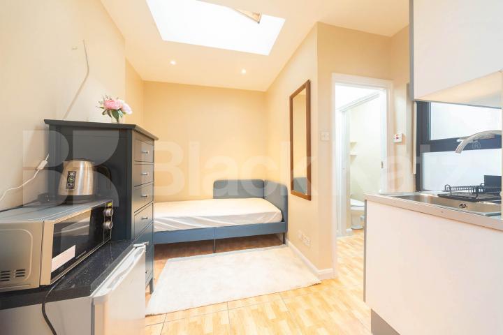 Superbly located studio in amazing location Inc. electricity Cranleigh Street, Camden